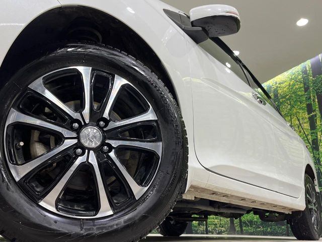 �y����15�C���`�A���~�z�C�[���z�O�ςɃ}�b�`���������A���~�z�C�[���𑕒����Ă���܂��B�e��ЊO�A���~�z�C�[����A�X�^�b�h���X�^�C�����戵�����Ă���܂��B���񂲑��k����������