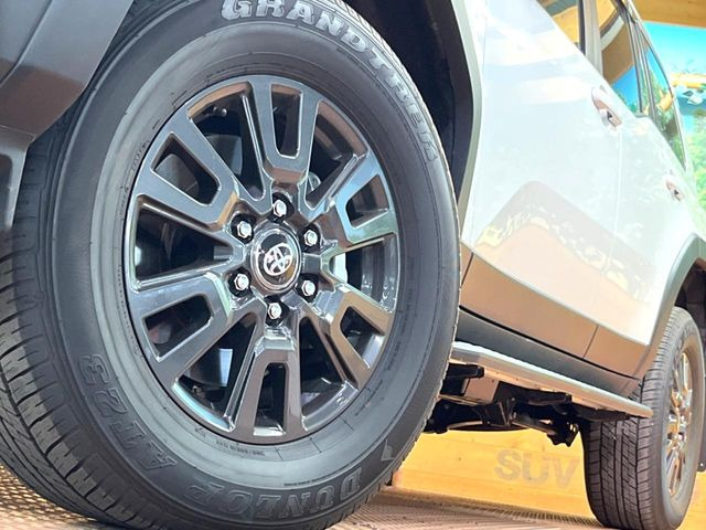 �y����18�C���`�A���~�z�C�[���z�O�ςɃ}�b�`���������A���~�z�C�[���𑕒����Ă���܂��B�e��ЊO�A���~�z�C�[����A�X�^�b�h���X�^�C�����戵�����Ă���܂��B���񂲑��k����������