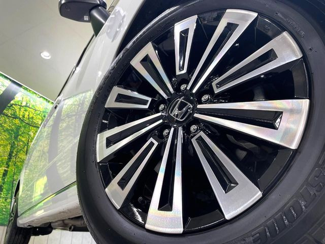 �y����17�C���`�A���~�z�C�[���z�O�ςɃ}�b�`���������A���~�z�C�[���𑕒����Ă���܂��B�e��ЊO�A���~�z�C�[����A�X�^�b�h���X�^�C�����戵�����Ă���܂��B���񂲑��k����������