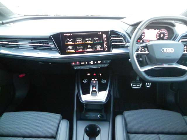 Q4スポーツバックe-tron45 Sライン