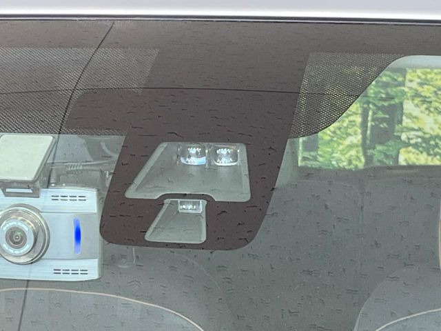 �y�O�He-Assist�z���s���ɑO���̎ԗ�����F�����A�Փ˂������Ȏ��͌x��ƃu���[�L�ŏՓˉ���Ɣ�Q�y�����A�V�X�g�B�����S�Ƀh���C�u�����y���݂��������܂��B