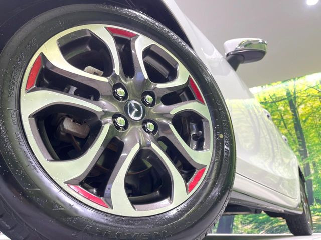 �y����16�C���`�A���~�z�C�[���z�O�ςɃ}�b�`���������A���~�z�C�[���𑕒����Ă���܂��B�e��ЊO�A���~�z�C�[����A�X�^�b�h���X�^�C�����戵�����Ă���܂��B���񂲑��k����������