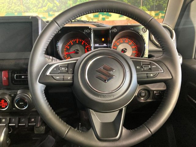 �y�����v�����X�e�A�����O�z�㎿�Ȋv���g�p���邱�ƂŁA��ɂ����������݂ƂĂ��^�]���₷���n���h���ł���