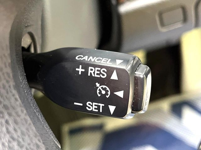 �y�N���[�Y�R���g���[���z�������H�����N���N���s�B�A�N�Z���𗣂��Ă���葬�x�ő��s���ł��A�������^�]���̕��S���y��!�����E�������ȒP�ȃX�C�b�`����Œ����ł��܂��B