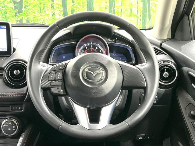 �y�����v�����X�e�A�����O�z�㎿�Ȋv���g�p���邱�ƂŁA��ɂ����������݂ƂĂ��^�]���₷���n���h���ł���