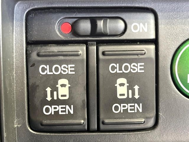 �y�����p���[�X���C�h�h�A�z�X�}�[�g�L�[��^�]�Ȃ̃X�C�b�`�Ō�ȗ����X���C�h�h�A�̊J���\���d��������͂����ăh�A���J����K�v�������A�����Ȃ��q�l�ł��ȒP�ɊJ���߂ł����K�ł���