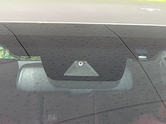 �y�Z�[�t�e�B�Z���X�z���s���ɑO���̎ԗ�����F�����A�Փ˂������Ȏ��͌x��ƃu���[�L�ŏՓˉ���Ɣ�Q�y�����A�V�X�g�B�����S�Ƀh���C�u�����y���݂��������܂��B