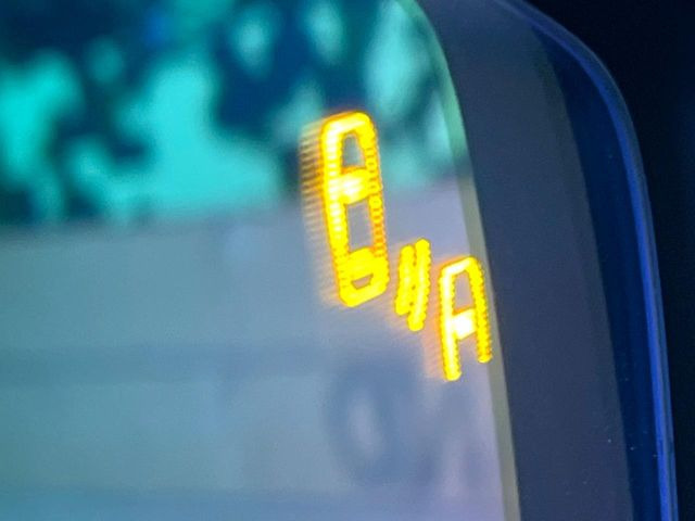 �y�u���C���h�X�|�b�g���j�^�����O�z���s���A�h�A�~���[�̎��p�ɂȂ�₷���ӏ��Ɍ㑱�Ԃ��ڋ߂���ƃT�C�h�~���[�t�߂Ɍx����\���A�h���C�o�[�ɒ��ӊ��N�����Ă���܂��B