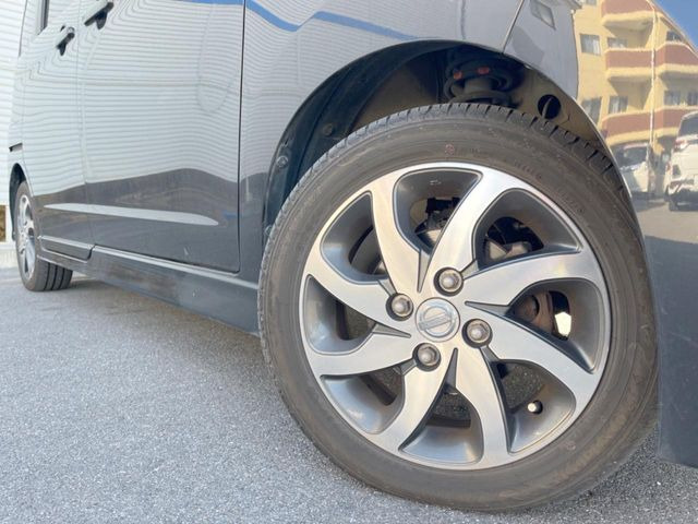 �y����14�C���`�A���~�z�C�[���z�O�ςɃ}�b�`���������A���~�z�C�[���𑕒����Ă���܂��B�e��ЊO�A���~�z�C�[����A�X�^�b�h���X�^�C�����戵�����Ă���܂��B���񂲑��k����������