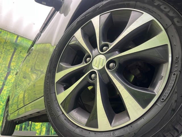 �y����15�C���`�A���~�z�C�[���z�O�ςɃ}�b�`���������A���~�z�C�[���𑕒����Ă���܂��B�e��ЊO�A���~�z�C�[����A�X�^�b�h���X�^�C�����戵�����Ă���܂��B���񂲑��k����������