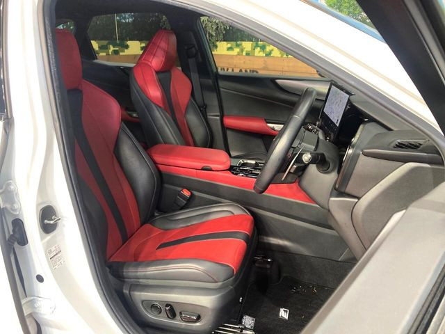 �y��p�X�|�[�c�V�[�g�z�z�[���h���ɗD��A�J�[�u���̑̂������}�����Ă���܂��B�܂��A�̂Ƀt�B�b�g���邩�獘��w�������ɂ����A�����O�h���C�u�⍂�����s�ł����K�ɂ��߂������������܂���