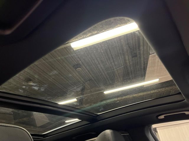 ���p�m���~�b�N�X���C�f�B���O���[�t::�唗�͂̃p�m���}���[�t�́A�㕔���Ȃɂ܂ő����Ă���A�J���I�ȋ�Ԃ����y���݂��������܂��B