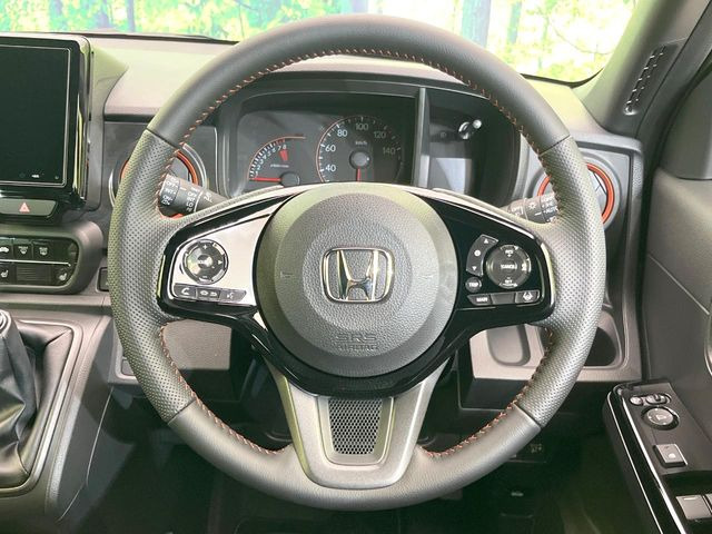 �y�����v�����X�e�A�����O�z�㎿�Ȋv���g�p���邱�ƂŁA��ɂ����������݂ƂĂ��^�]���₷���n���h���ł���