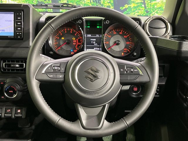 �y�N���[�Y�R���g���[���z�������H�����N���N���s�B�A�N�Z���𗣂��Ă���葬�x�ő��s���ł��A�������^�]���̕��S���y��!�����E�������ȒP�ȃX�C�b�`����Œ����ł��܂��B