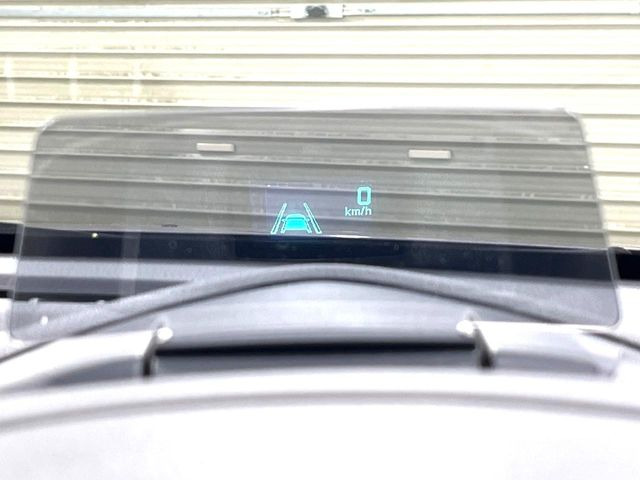 �y�w�b�h�A�b�v�f�B�X�v���C�z���݂̑��x�⑖�s�����f�W�^���\���ŉ^�]�ȑO���̃K���X�ɓ��e!�^�]���A�ڐ������炳���K�v�ȏ����m�F�ł���̂łƂ��Ă��֗��ň��S!