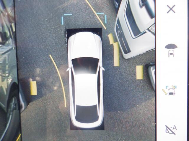 クリアランスソナーもあります。 車庫入れだけではなく、狭い道での走行も安心です!