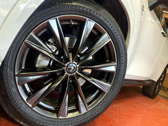 �y����20�C���`�A���~�z�C�[���z�O�ςɃ}�b�`���������A���~�z�C�[���𑕒����Ă���܂��B�e��ЊO�A���~�z�C�[����A�X�^�b�h���X�^�C�����戵�����Ă���܂��B���񂲑��k����������