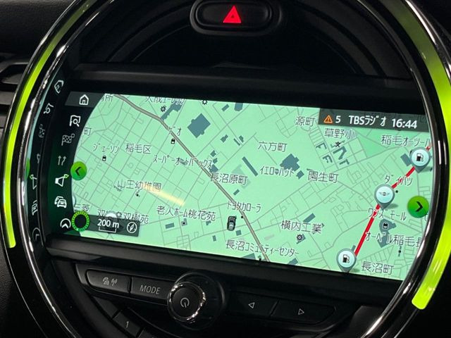 ��HDD�����i�r:��̊��̂���i�r�́A����������ԓ������o���Ă���܂��B�I�[�f�B�I�@�\���[�����Ă���܂��̂ŁA�^�]�����y���߂܂���