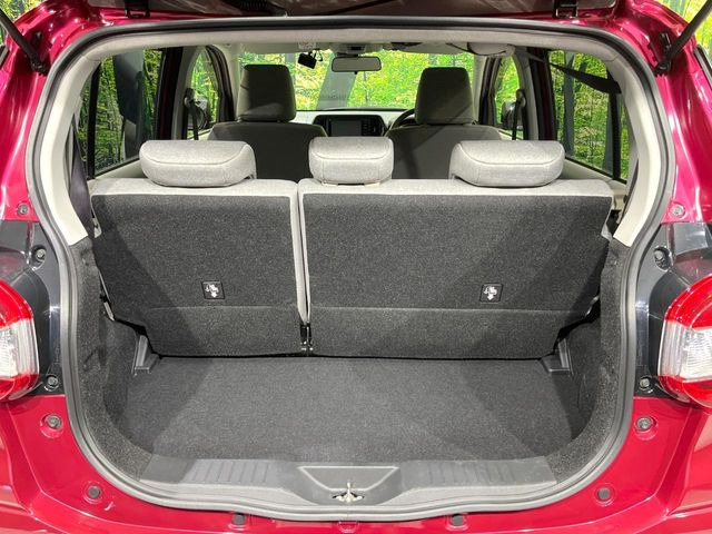 ���i�̂���������ʋ΁A���}���ɏ\���ȉ׎��X�y�[�X���m�ۂ��Ă���܂��B�Z�J���h�V�[�g��|���ƁA�傫�ȉו��̐ύڂ��\�ł���