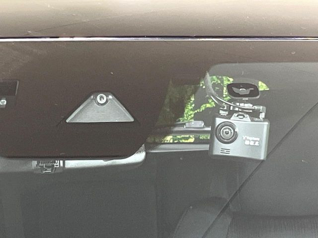 �yi-ACTIVESENSE�z���s���ɑO���̎ԗ�����F�����A�Փ˂������Ȏ��͌x��ƃu���[�L�ŏՓˉ���Ɣ�Q�y�����A�V�X�g�B�����S�Ƀh���C�u�����y���݂��������܂��B