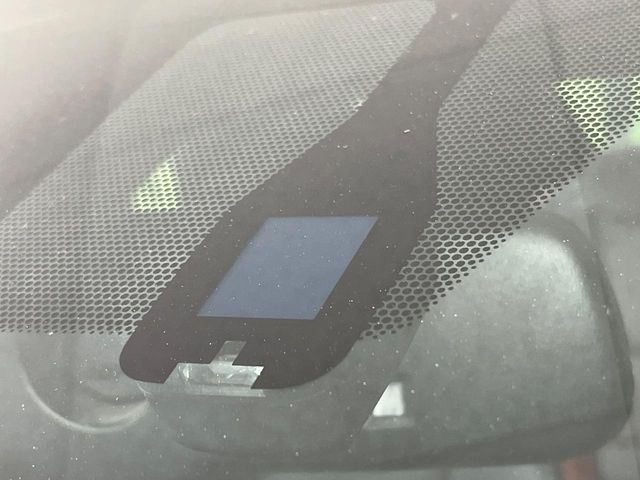 �y�v���N���b�V���Z�[�t�e�B�z�O���̎ԗ��������m���A�Փ˂������Ȏ��͌x��Œ��ӂ𑣂��A�u���[�L�𓥂ޗ͂��T�|�[�g�B�u���[�L�𓥂߂Ȃ������ꍇ�͏Փ˔�Q�y���u���[�L���쓮�A�Փˉ�����T�|�[�g���܂��B