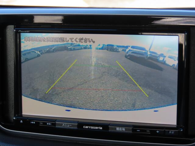 �o�b�N�J�����𑕔����Ă���܂��B���Ԏ��ɑ�ϖ𗧂��܂����^�]�����ȕ��̖����ɂȂ��Ă���܂��B