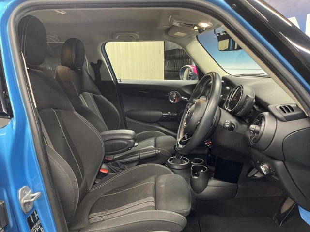 ���V�[�g�̎g�p��:�j��E�ւ�������Ȃ��A�����̒ʂ肫�ꂢ�ȏ�Ԃ��ێ����Ă���܂��B�܂��A�����N���[�j���O�E�R�[�e�B���O�����p�����������܂��B