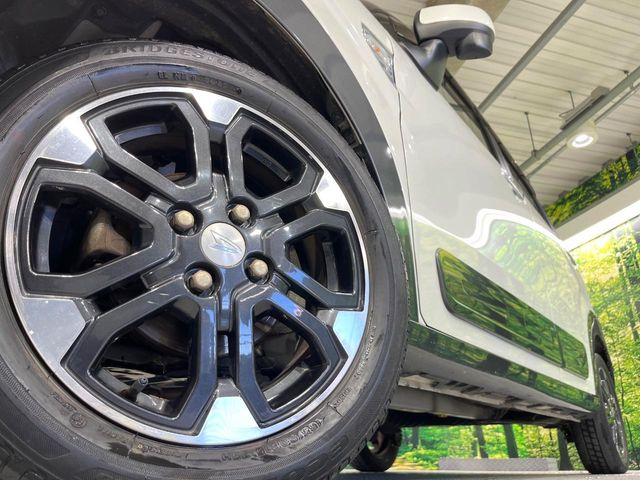 �y����15�C���`�A���~�z�C�[���z�O�ςɃ}�b�`���������A���~�z�C�[���𑕒����Ă���܂��B�e��ЊO�A���~�z�C�[����A�X�^�b�h���X�^�C�����戵�����Ă���܂��B���񂲑��k����������