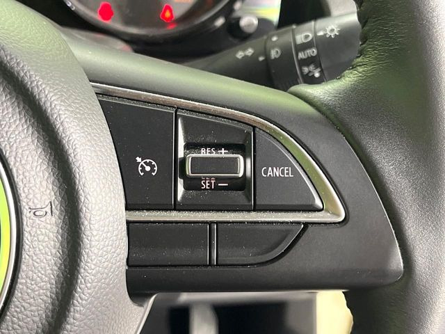 �y�N���[�Y�R���g���[���z�������H�����N���N���s�B�A�N�Z���𗣂��Ă���葬�x�ő��s���ł��A�������^�]���̕��S���y��!�����E�������ȒP�ȃX�C�b�`����Œ����ł��܂��B