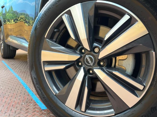 �y����19�C���`�A���~�z�C�[���z�O�ςɃ}�b�`���������A���~�z�C�[���𑕒����Ă���܂��B�e��ЊO�A���~�z�C�[����A�X�^�b�h���X�^�C�����戵�����Ă���܂��B���񂲑��k����������