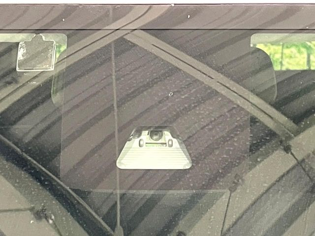 �y�X�}�[�g�A�V�X�g�z���s���ɑO���̎ԗ�����F�����A�Փ˂������Ȏ��͌x��ƃu���[�L�ŏՓˉ���Ɣ�Q�y�����A�V�X�g�B�����S�Ƀh���C�u�����y���݂��������܂��B