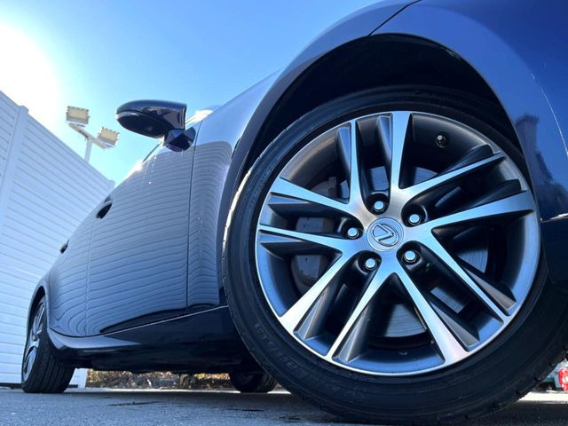 �y����17�C���`�A���~�z�C�[���z�O�ςɃ}�b�`���������A���~�z�C�[���𑕒����Ă���܂��B�e��ЊO�A���~�z�C�[����A�X�^�b�h���X�^�C�����戵�����Ă���܂��B���񂲑��k����������