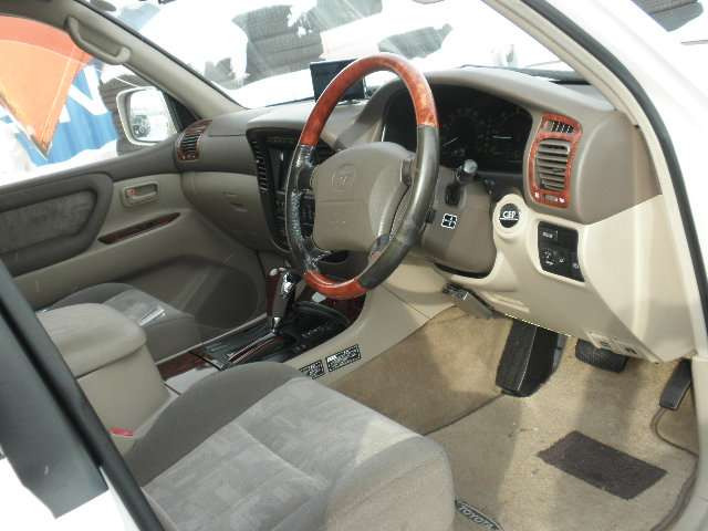 1�����P�ʂ̃J�[���[�X���\�ɂȂ��Ă���܂��̂Ő��񂲑��k���������B