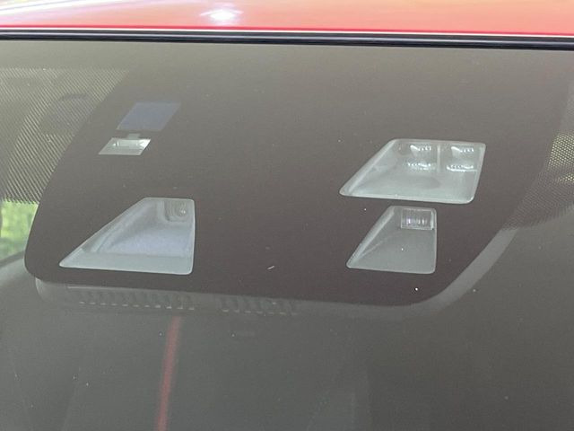 �y�X�}�[�g�V�e�B�u���[�L�T�|�[�g�z�ᑬ���s���ɑO���̎ԗ�����F�����A�Փ˂������Ȏ��͌x��ƃu���[�L�ŏՓˉ���Ɣ�Q�y�����A�V�X�g�B�����S�Ƀh���C�u�����y���݂��������܂��B