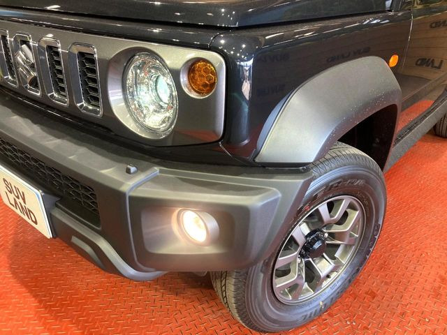 �yLED�w�b�h���C�g�z���V����ԑ��s�����ǍD�Ȏ��E���m�ۂ����S���ĉ^�]�ł��鍂�P�xLED�w�b�h���C�g�𑕔�!�_�����x�������A����d�͂��}�����Ă��܂��B