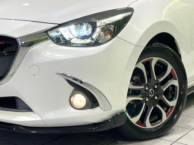 �yLED�w�b�h���C�g�z���V����ԑ��s�����ǍD�Ȏ��E���m�ۂ����S���ĉ^�]�ł��鍂�P�xLED�w�b�h���C�g�𑕔�!�_�����x�������A����d�͂��}�����Ă��܂��B