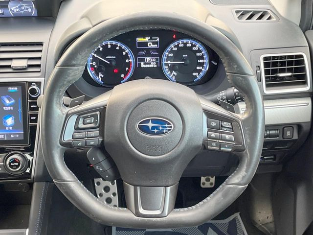 �y�����v�����X�e�A�����O�z�㎿�Ȋv���g�p���邱�ƂŁA��ɂ����������݂ƂĂ��^�]���₷���n���h���ł���