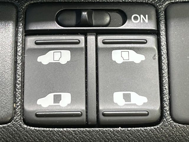 �y�����p���[�X���C�h�h�A�z�X�}�[�g�L�[��^�]�Ȃ̃X�C�b�`�Ō�ȗ����X���C�h�h�A�̊J���\���d��������͂����ăh�A���J����K�v�������A�����Ȃ��q�l�ł��ȒP�ɊJ���߂ł����K�ł���