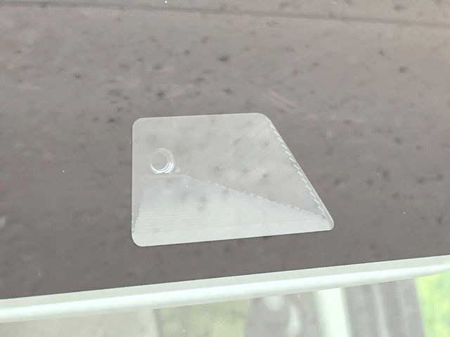 【ホンダセンシング】走行中に前方の車両等を認識し、衝突しそうな時は警報とブレーキで衝突回避と被害軽減をアシスト。より安全にドライブをお楽しみいただけます。