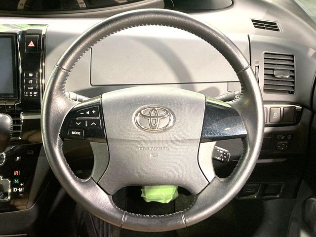 �y�����v�����X�e�A�����O�z�㎿�Ȋv���g�p���邱�ƂŁA��ɂ����������݂ƂĂ��^�]���₷���n���h���ł���