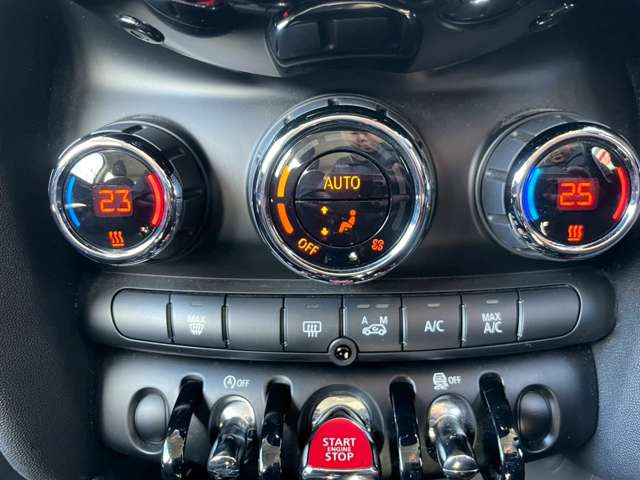 �I�[�g�G�A�R��