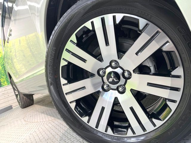 �y����18�C���`�A���~�z�C�[���z�O�ςɃ}�b�`���������A���~�z�C�[���𑕒����Ă���܂��B�e��ЊO�A���~�z�C�[����A�X�^�b�h���X�^�C�����戵�����Ă���܂��B���񂲑��k����������