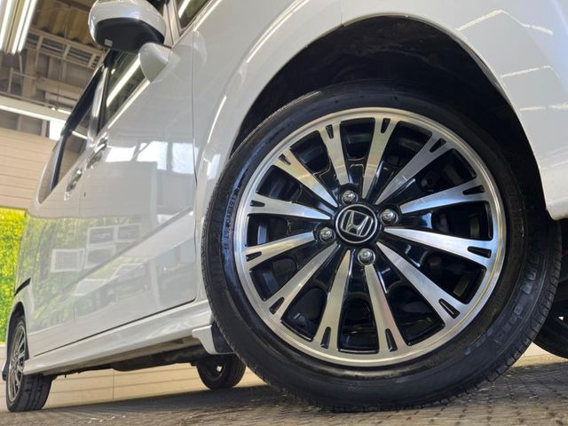 �y����15�C���`�A���~�z�C�[���z�O�ςɃ}�b�`���������A���~�z�C�[���𑕒����Ă���܂��B�e��ЊO�A���~�z�C�[����A�X�^�b�h���X�^�C�����戵�����Ă���܂��B���񂲑��k����������