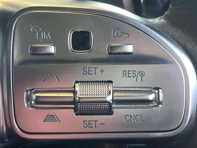 ���f�B�X�g���j�b�N�v���X:�s�s�A�x�O�A�������H�Ȃǂ̑��s���ɁA�X�e���I�}���`�p�[�p�X�J�����ƃ��[�_�[�Z���T�[�ɂ��A�O���Ԃ�F�����đ��x�ɉ������Ԋԋ������ێ����鎟����̃N���R��!