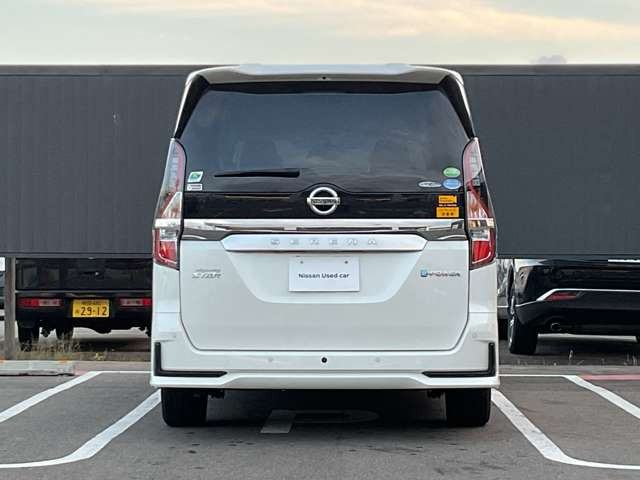 セレナ1.2 e-POWER ハイウェイスターV