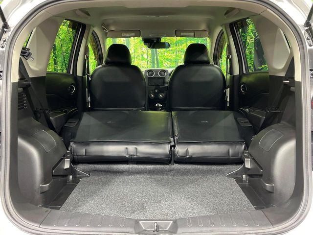 ���i�̂���������ʋ΁A���}���ɏ\���ȉ׎��X�y�[�X���m�ۂ��Ă���܂��B�Z�J���h�V�[�g��|���ƁA�傫�ȉו��̐ύڂ��\�ł���