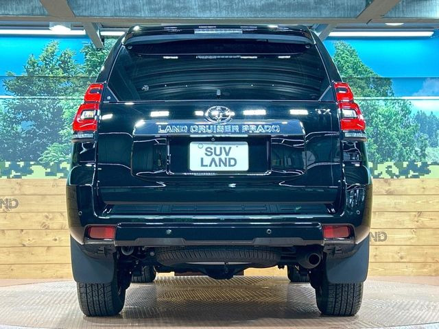 安心の最長10年・走行無制限保証(有償)をご用意。保証内容も充実はもちろん、無料点検&オイル交換や、年中無休の全国・24時間ロードサービスも付帯されておりますのでご安心下さい。