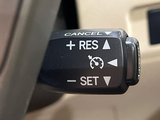 �y�N���[�Y�R���g���[���z�������H�����N���N���s�B�A�N�Z���𗣂��Ă���葬�x�ő��s���ł��A�������^�]���̕��S���y��!�����E�������ȒP�ȃX�C�b�`����Œ����ł��܂��B