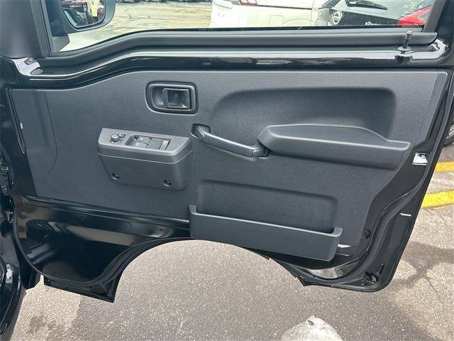 �[�ԑO�ɓ��O���̃N���[�j���O���������܂��B�e��R�[�e�B���O(�ʓr�L��)�����p�ӂ��Ă���܂��̂ŁA���񂲑��k���������B