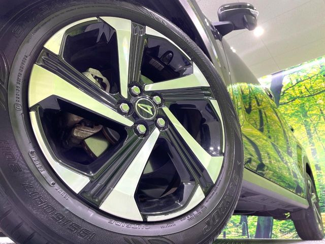 �y����17�C���`�A���~�z�C�[���z�O�ςɃ}�b�`���������A���~�z�C�[���𑕒����Ă���܂��B�e��ЊO�A���~�z�C�[����A�X�^�b�h���X�^�C�����戵�����Ă���܂��B���񂲑��k����������